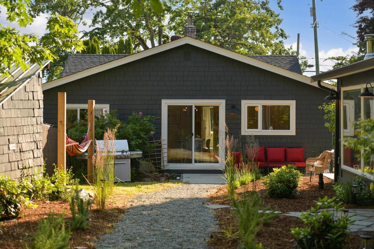 The Bayside Cottage North Saanich Exterior photo