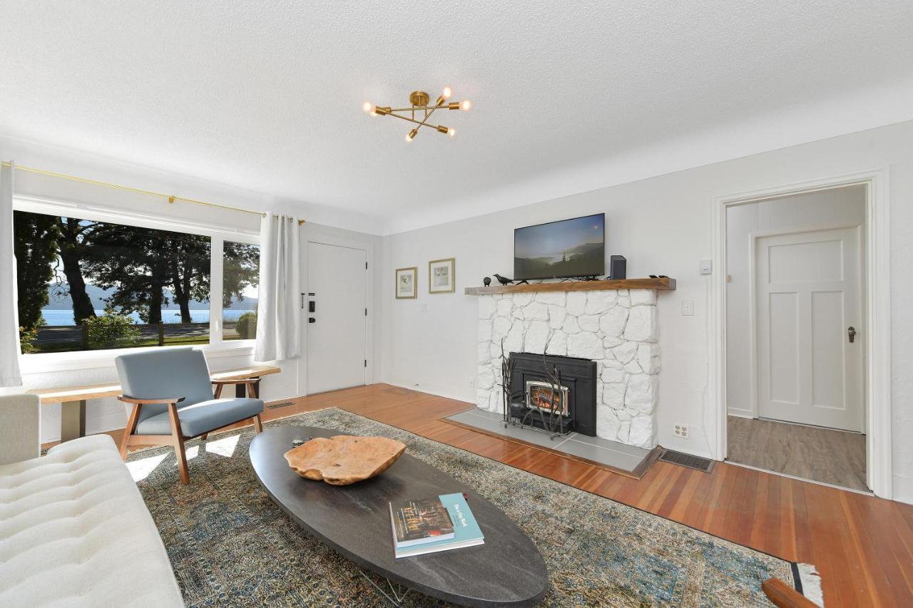 The Bayside Cottage North Saanich Exterior photo